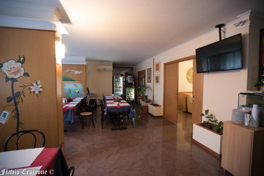 Hotel Cristal Bari Exteriör bild